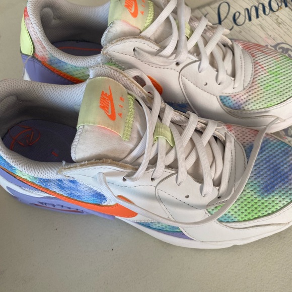 Nike women’s air max size 7.5 gently used - Picture 2 of 4